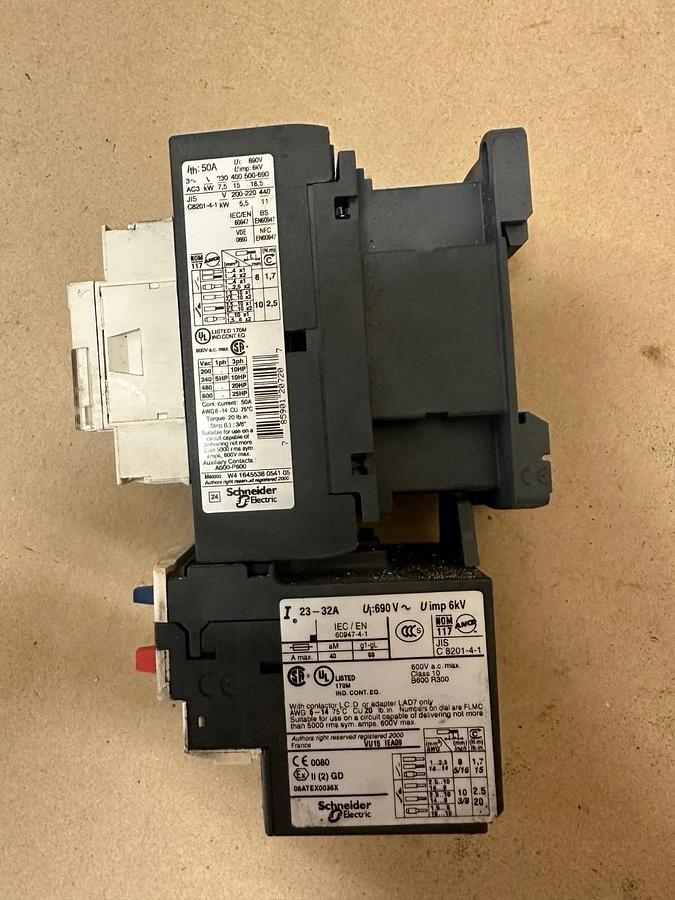 Used Telemecanique C8201-4-1 Contactor w/ LRD32 Overload Relay