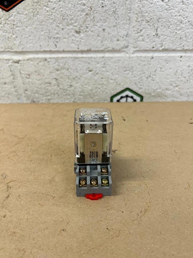Used Potter & Brumfield KUP-14A35-120 Relay w/ Cuttler-Hammer D5PA2