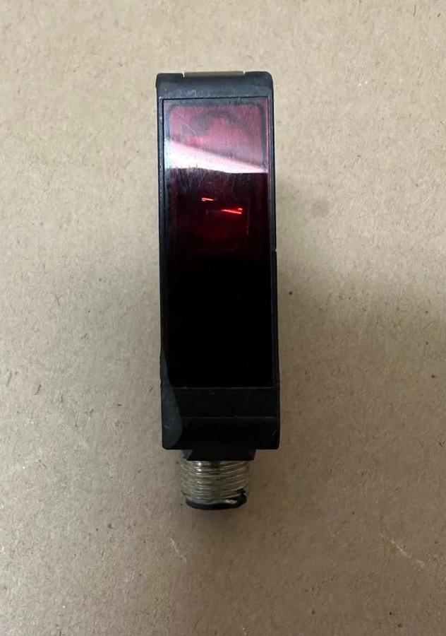 Used Sick WL11-P430 Retro-Reflective Photoelectric Sensor