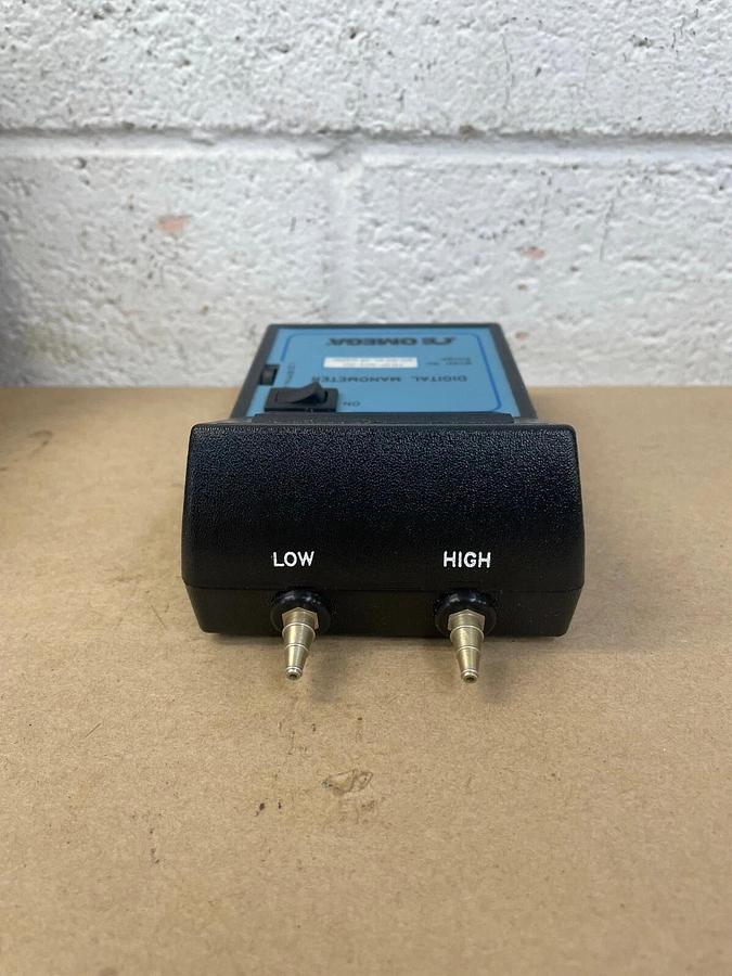 Used Omega HHP-401-30 High Stability Digital Manometer, ±0-30 in of water