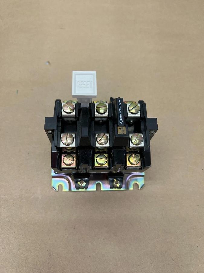 Allen Bradley 592-B0V16 Ser. B Manual Reset, 3 Pole