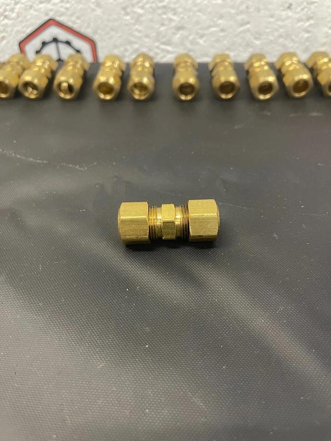 Used Generic 262X6 Brass Fitting, 3/8 O.D. Tube to Pipe - Lot of 20