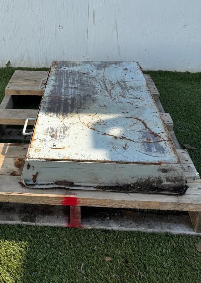 Used Suspension Magnet 35” x 19”, Two-Handled, Industrial Magnet