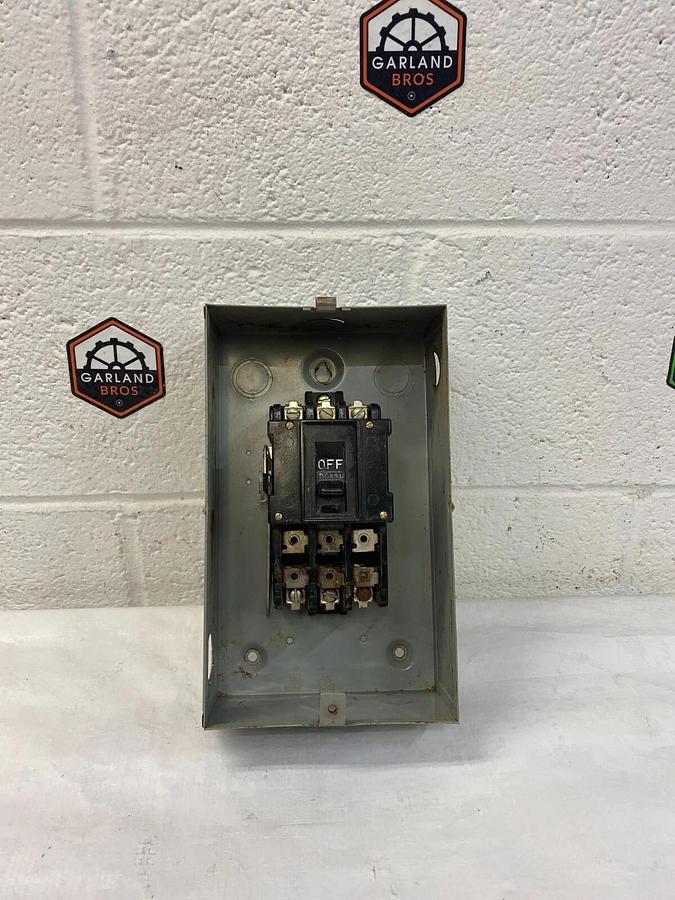 Used General Electric CR1062R Manual Motor Starter 3 Ph, 3 Heater