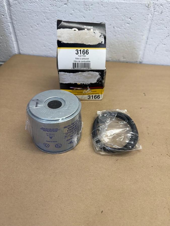 Used NAPA 3166 Gold Filter, Fuel Filter, Maximum Heavy Duty Protection *NEW*