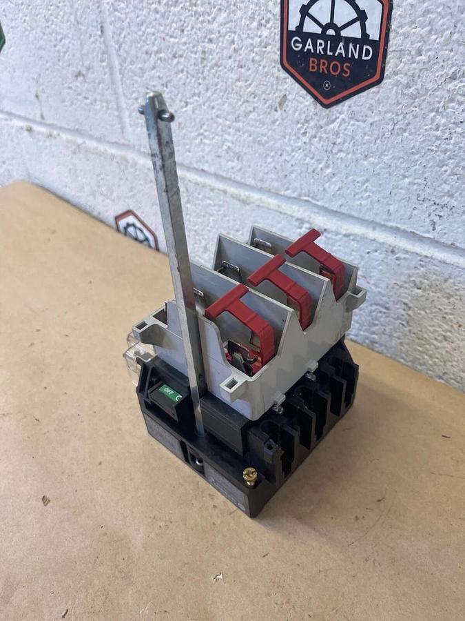 Used Allen-Bradley 194R-NJ030P3 Fusible Disconnect Switch, Ser B, 30A, 600VAC 250VDC