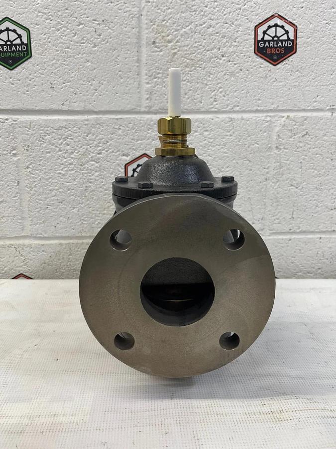 Johnson Controls VB-3970-11, 2-1/2" Flanged N•C Valve, Cast Iron, 3-Way