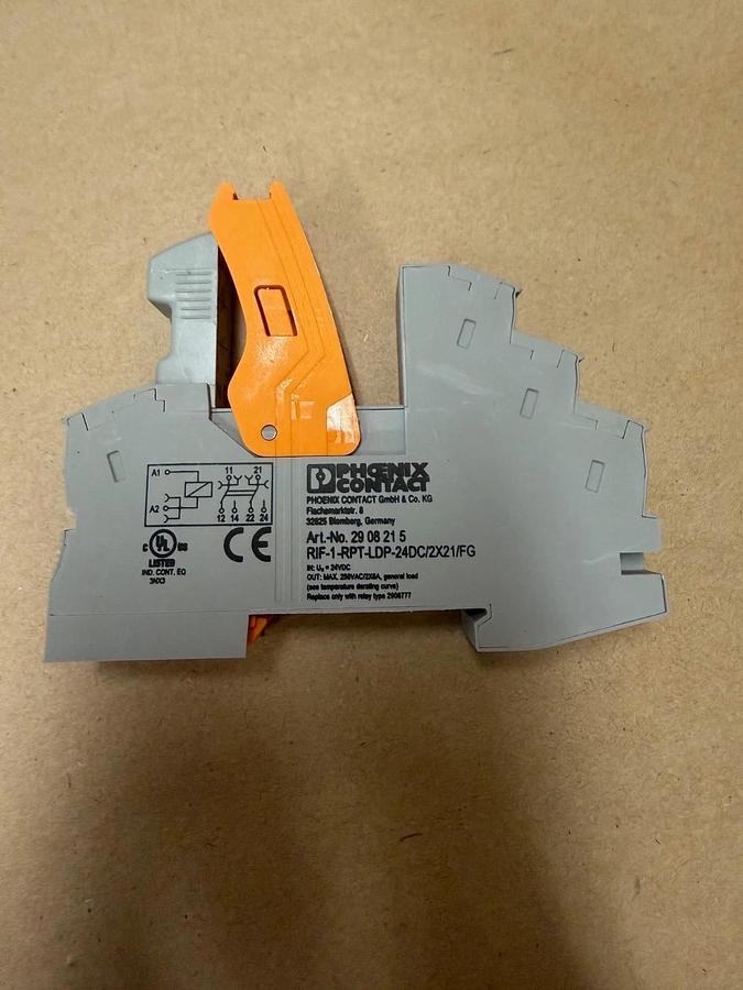 Used Phoenix Contact RIF-1-RPT-LDP-24DC/2x21/FG Relay Module