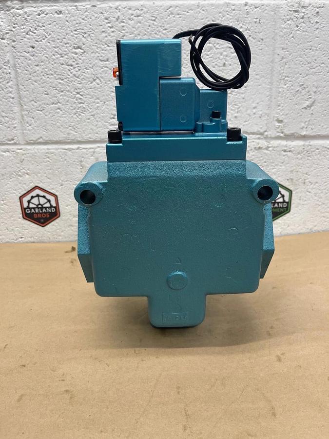 Used MAC 59B-12-116AA Solenoid Valve, 110/120 VAC, 50/60 Hz, 25 to 150 PSI
