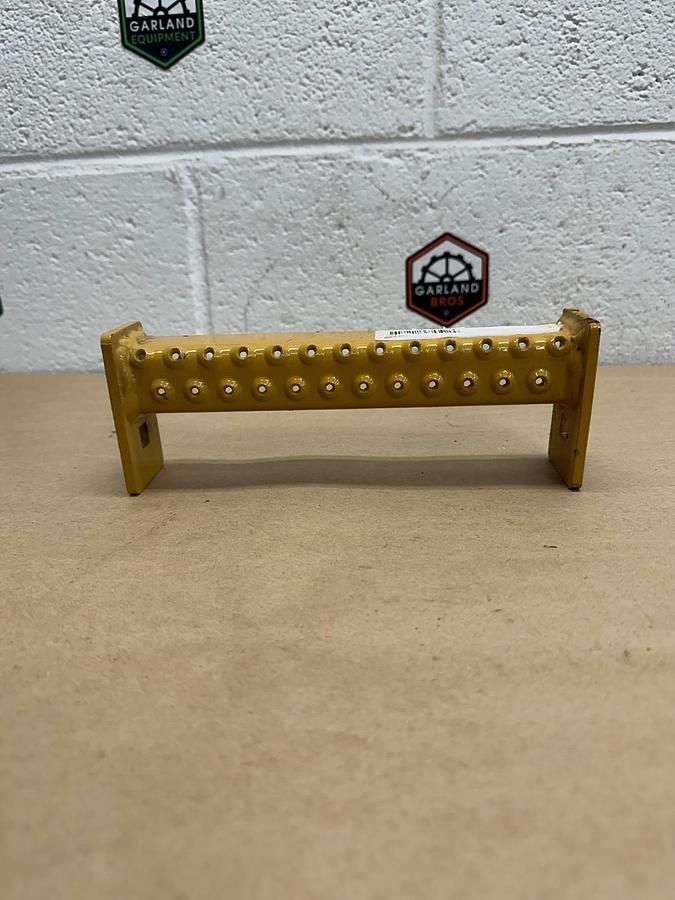 CAT 9V-0248 Fender Frame Step *NEW*