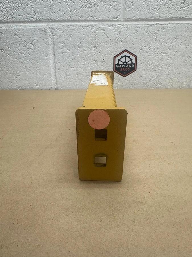 CAT 9V-0248 Fender Frame Step *NEW*