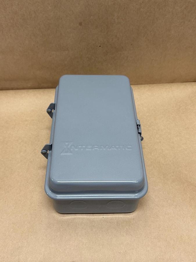 Used Intermatic T104R8 24 Hr. Dial Time Switch w/ Type 3R Rainproof Enclosure *NEW*