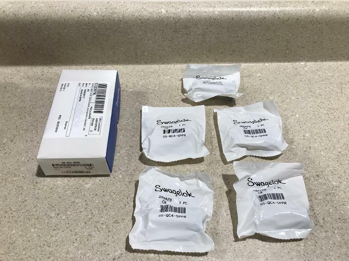 Used Swagelok SS-QM2-B-100 Miniature Quick Connect Body