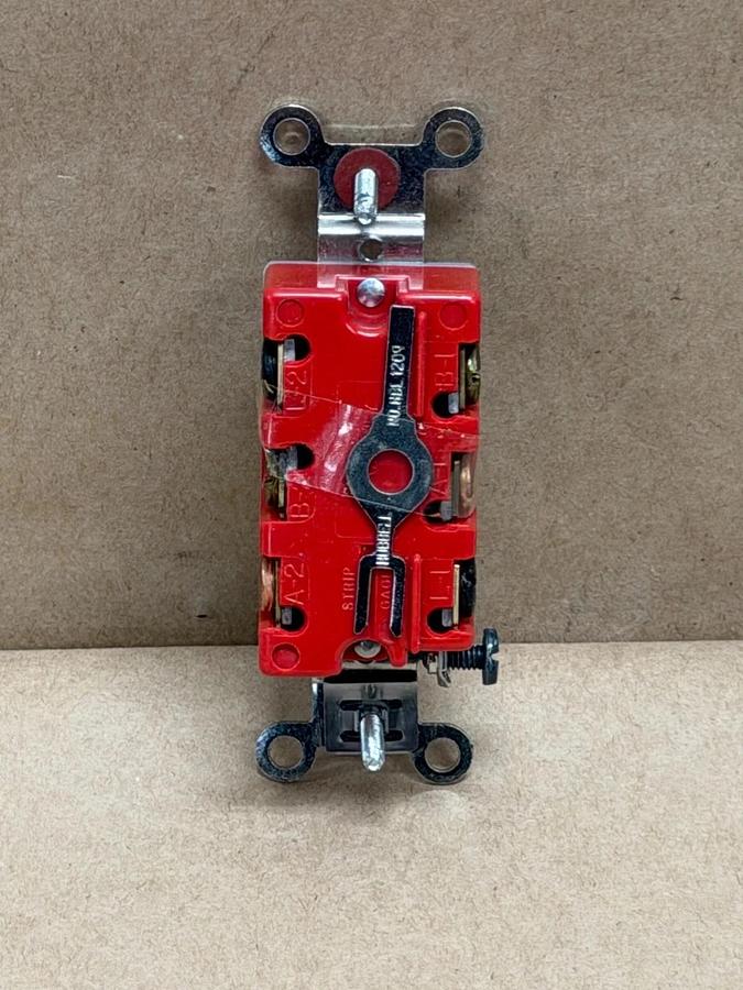 Hubbell HBL1386L Series 1300 Lock Switch, 2-Pole, 2 Throw, 3 Position, 20A