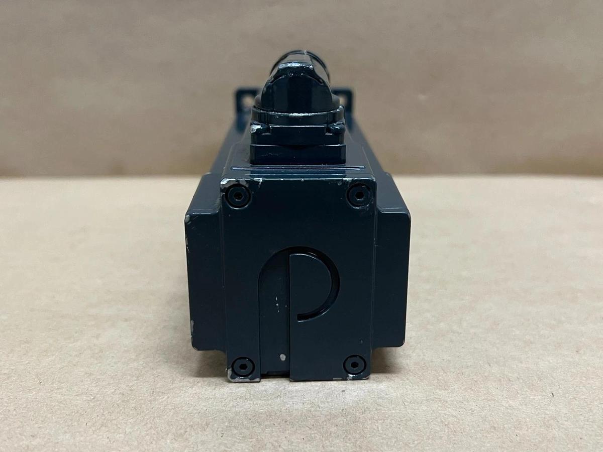 Used Beckhoff AM8022-0D21-0000 8000 RPM Brushless Servo Motor