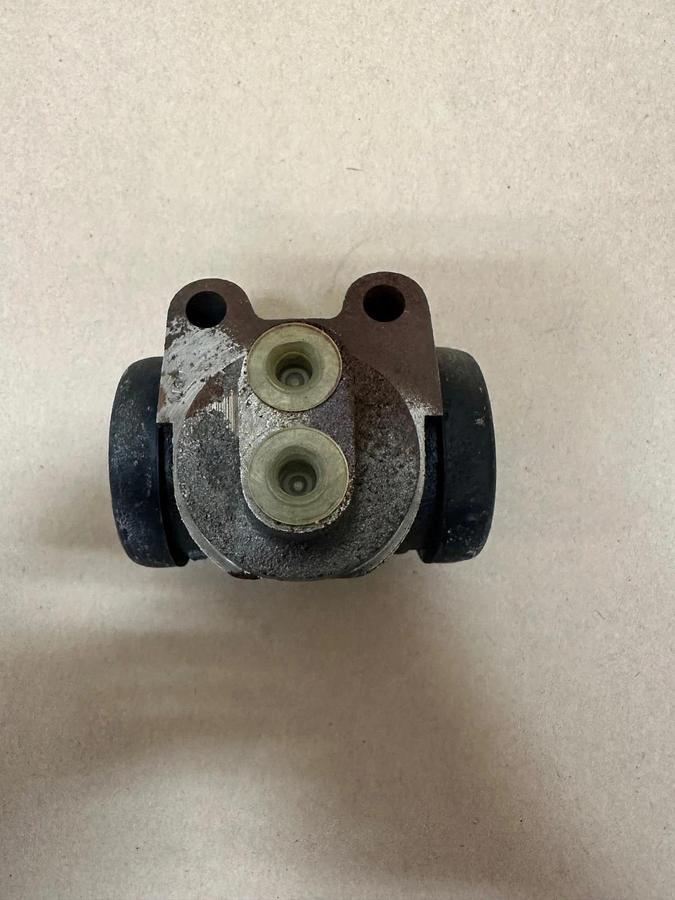 Used CAT MCF00215 Wheel Cylinder Assembly