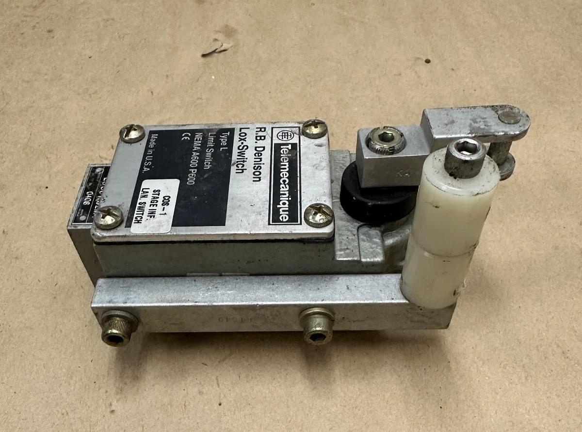 Used Telemecanique L300WS2M1 Type L Limit Switch