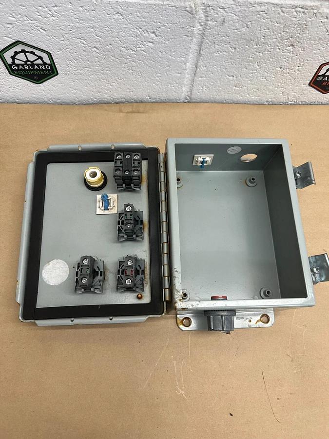 Used 8” x 6” Conduit Box, Emergency Stop, Jog, Reset, Start/Stop Buttons 3-1/2" Deep