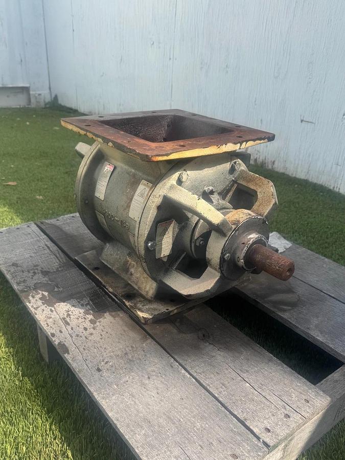 Used Meyer & Sons 4300-149 Rotary Airlock Valve Feeder