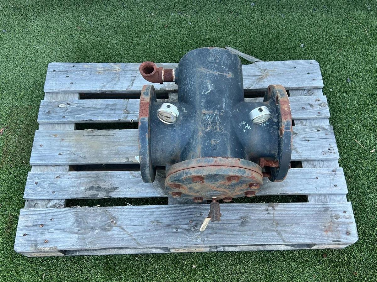 Used 8" Cast Iron Simplex Basket Strainer, 125 PSI