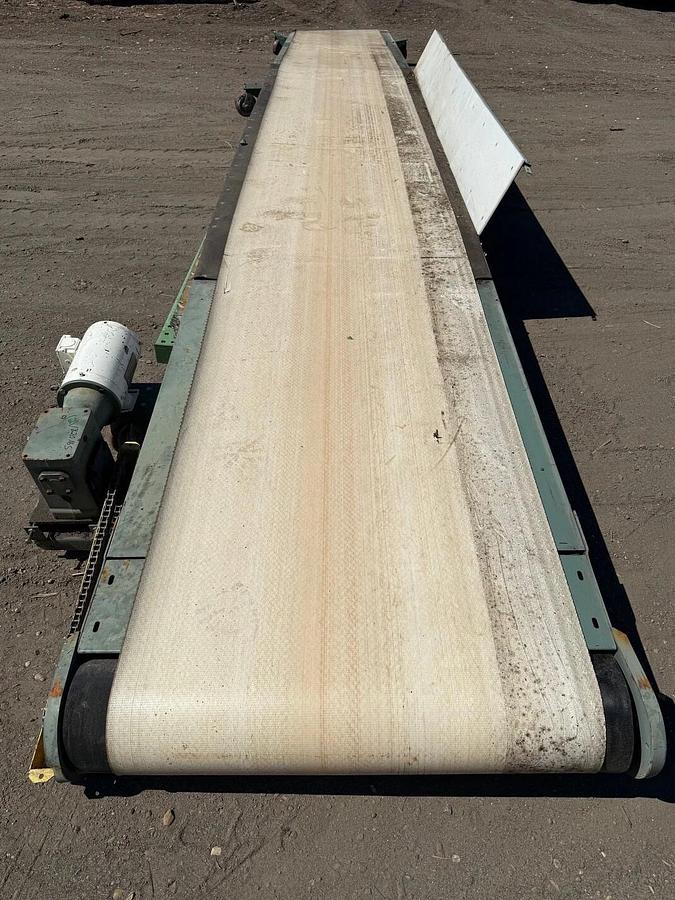 Used Conveyor Belt W:36” L: 318” Smooth Top w/ Motor 1HP, 1725RPM, Hytrol 4A Gearbox