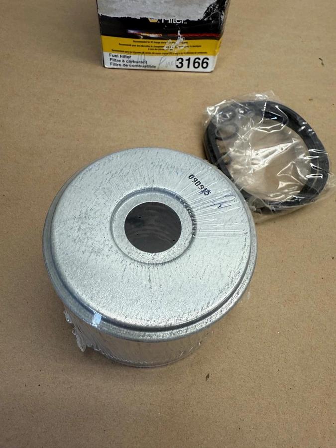 Used NAPA 3166 Gold Filter, Fuel Filter, Maximum Heavy Duty Protection *NEW*