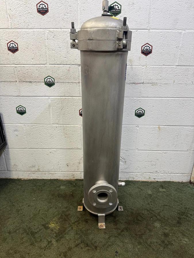 Used SS Filter Vessel Housing ZHG0F0630-F SS Filter Housing, Shut Off Valve