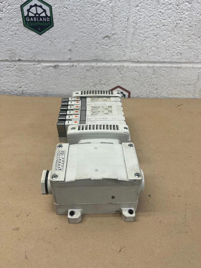 Used SMC VV5QC21-04C6TD0-S Manifold