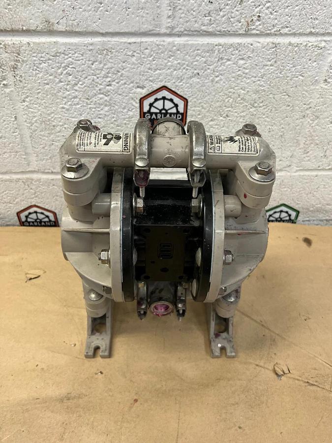 Used Ingersoll Rand 666053-388 (4854832) ARO Diaphragm Pump * Missing Air Connect