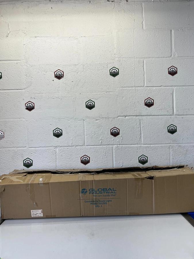 Used Global Industrial 501301 Gooseneck Dock Light Stainless Steel Arm