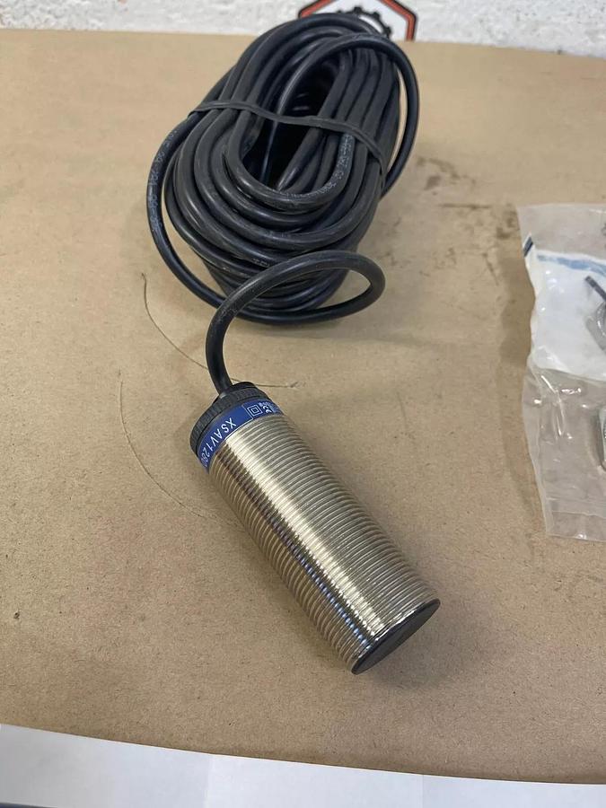 Used Telemecanique XSAV 12801L10 Inductive Proximity Switch