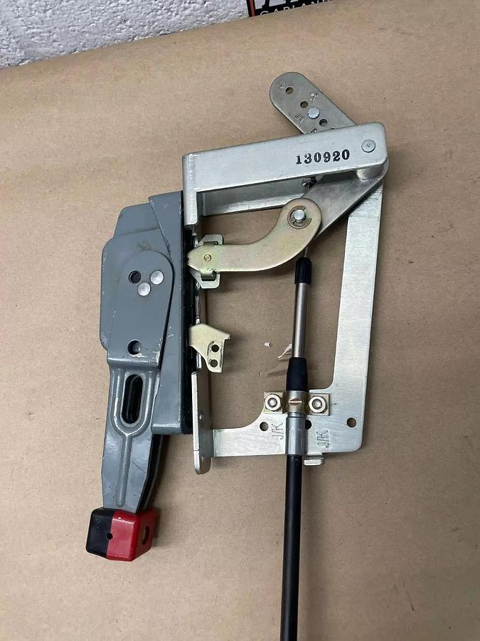 Used Square D 9422A 6” Operating Handle Mechanism