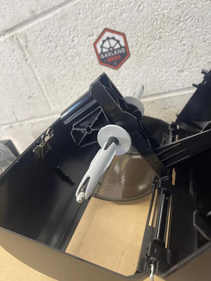 Georgia Pacific 56784A Compact Side-By-Side Tissue Dispenser Z-100279-01