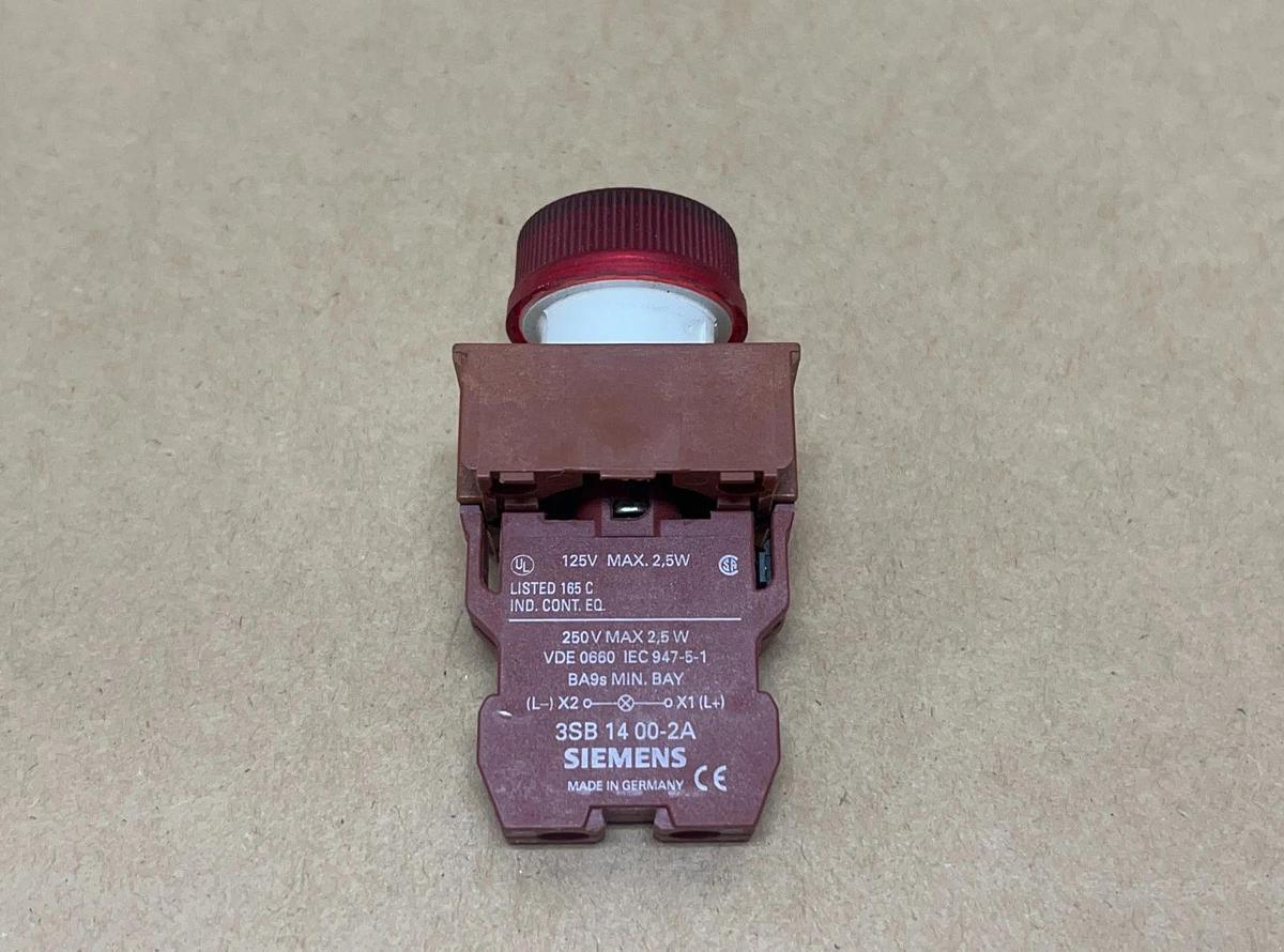 Used Siemens 3SB 1400-2A Red Indicator Light w/ Contact Block