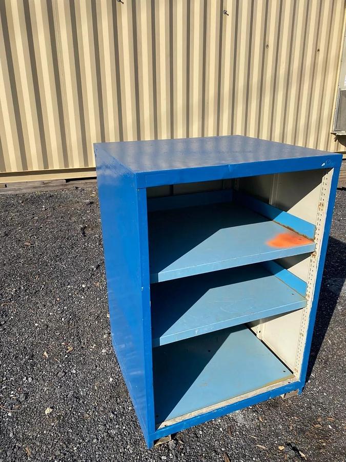 Used Stanley Vidmar 3 Shelf Heavy Duty Ind Tool Storage Cabinet W:30” D:27" H:44.25"