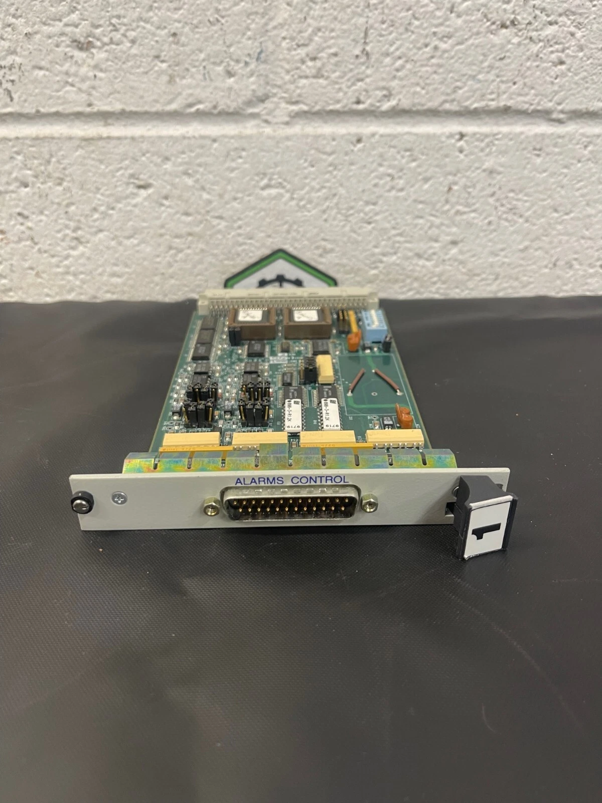 Used LaserMike 282-00008, Rev D, Alarms/Control Card