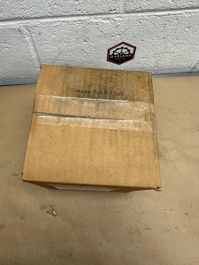 Used NAPA 6233 Gold Air Filter *FACTORY SEALED*