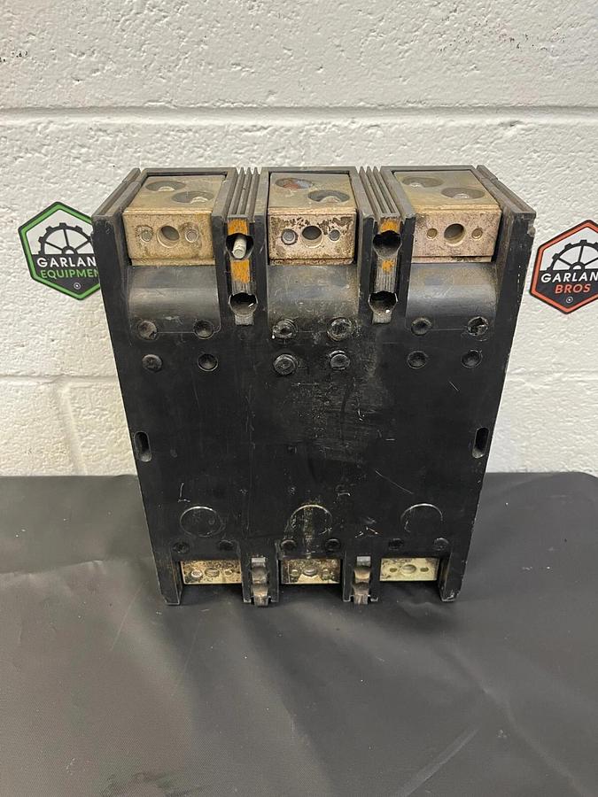 Used Westinghouse 51E-1225 AB DE-ION Circuit Breaker, 500 Amp Rating, 600 VAC