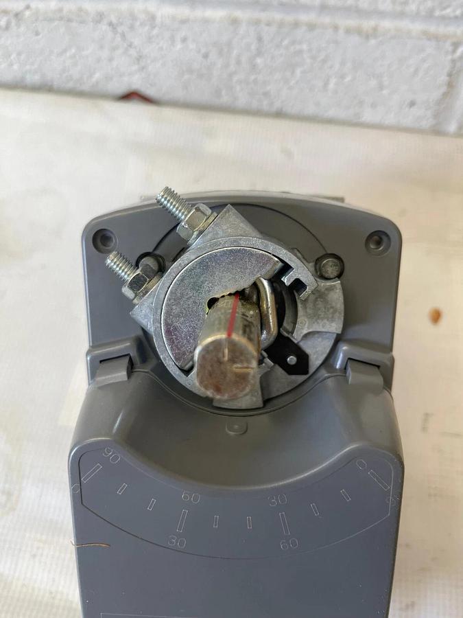 Used Johnson Controls M9124-AGA-2 Actuator 210 IN-LB (24 Nm) 24 VAC
