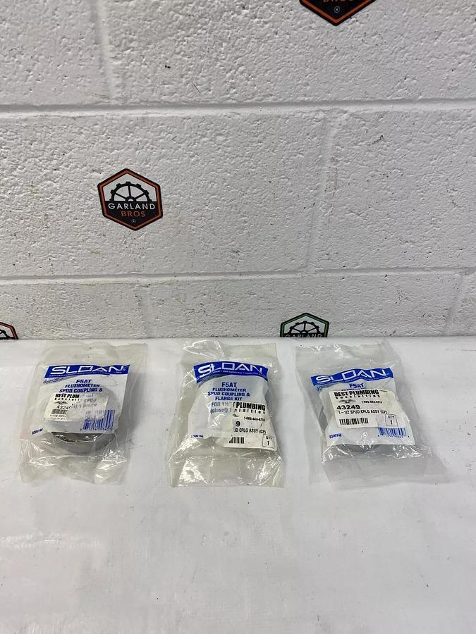New - open box Sloan Valve Co FSAT Flushometer Spud Coupling & Flange Kit for 1 1/2” Spud (3)