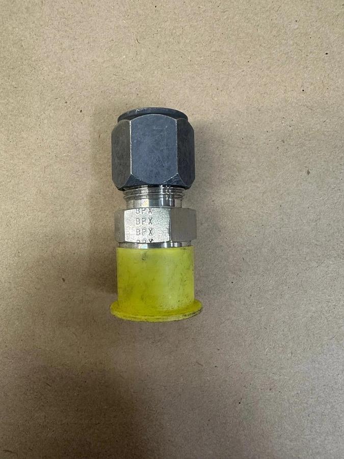 Used Swagelok SS45 3/4” Male to 5/8” Fitting - Lot of 9