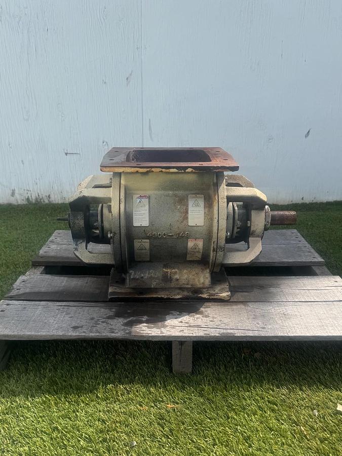 Used Meyer & Sons 4300-149 Rotary Airlock Valve Feeder