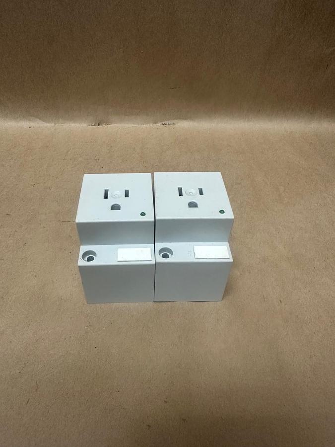 Phoenix Contact SD-US/SC/LA/GY Rail-Mounted Socket, LED Indicator - Lot of 2 NEW