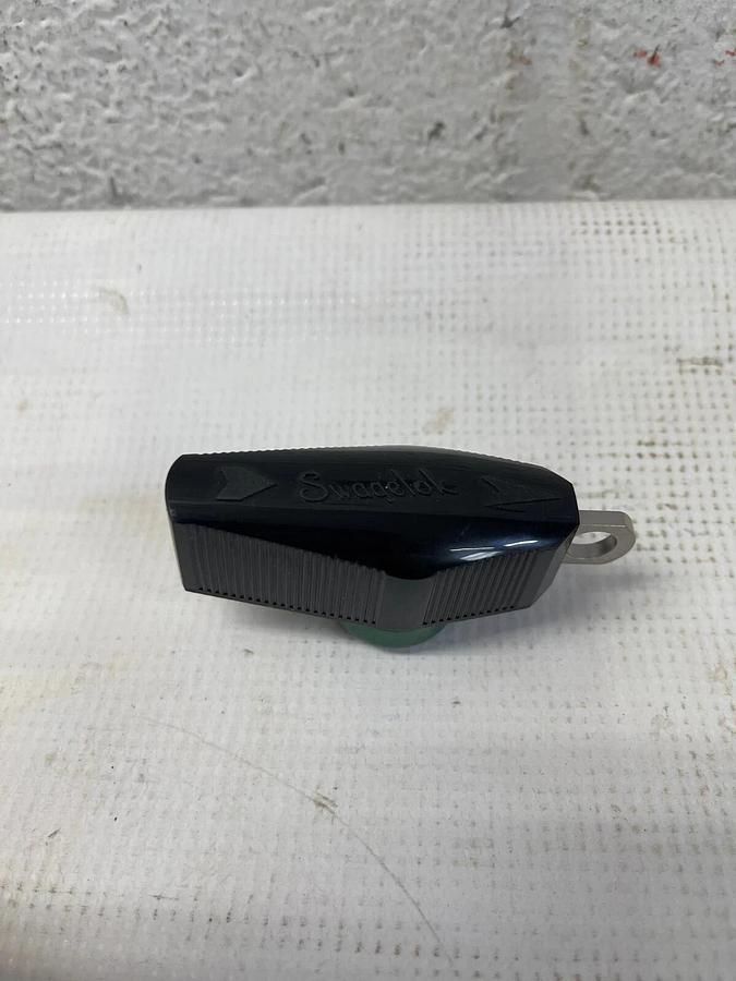 Used Swagelok NY-5K-43LL-GR On-Off (2-way) Green Latch Lock Handle