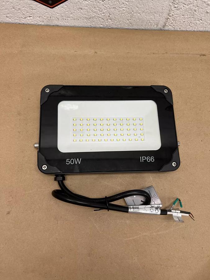 Nforu ON-FG47-DW-US-2A 50W Daylight White LED Floodlight
