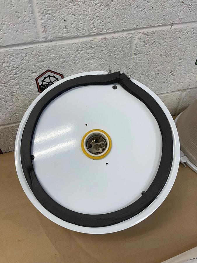 Used Spartan Fixtures GLX 3510-M Garage Light Luminare 100W 60Hz HX-HPF Ballast Type