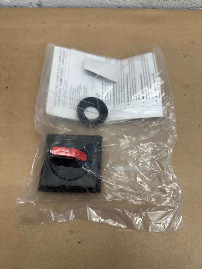 Used Allen Bradley 140MP-A-DC65 Ser A Black Door Coupling Handle *FACTORY SEALED*