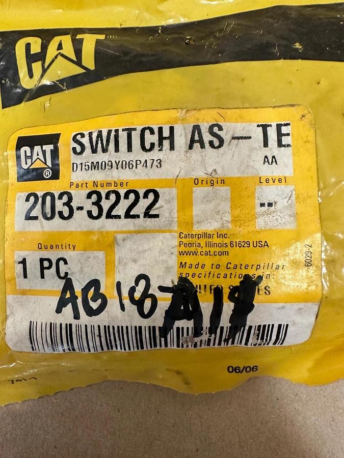 Used CAT 203-3222 Temperature Switch *NEW*