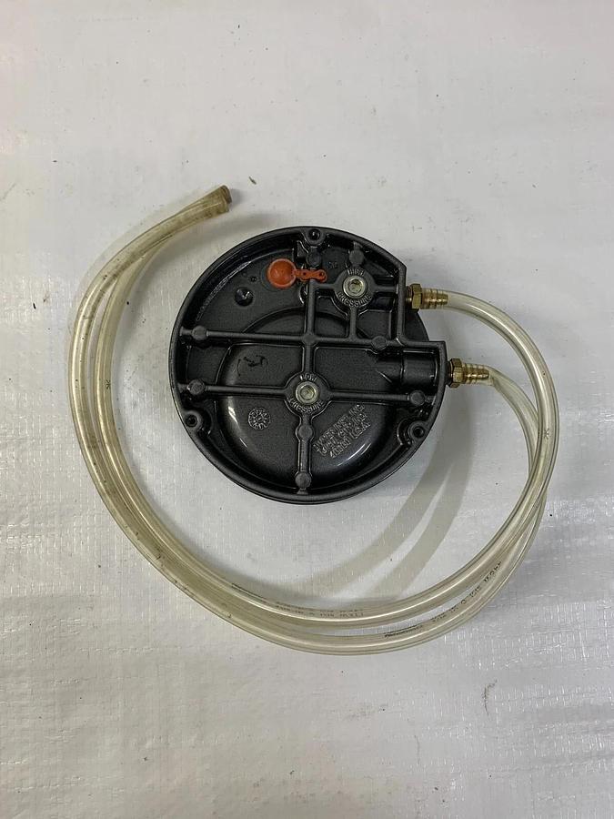 Used Magnehelic 2010C Differential Pressure Gauge 1-10” of Water Max 15PSIG