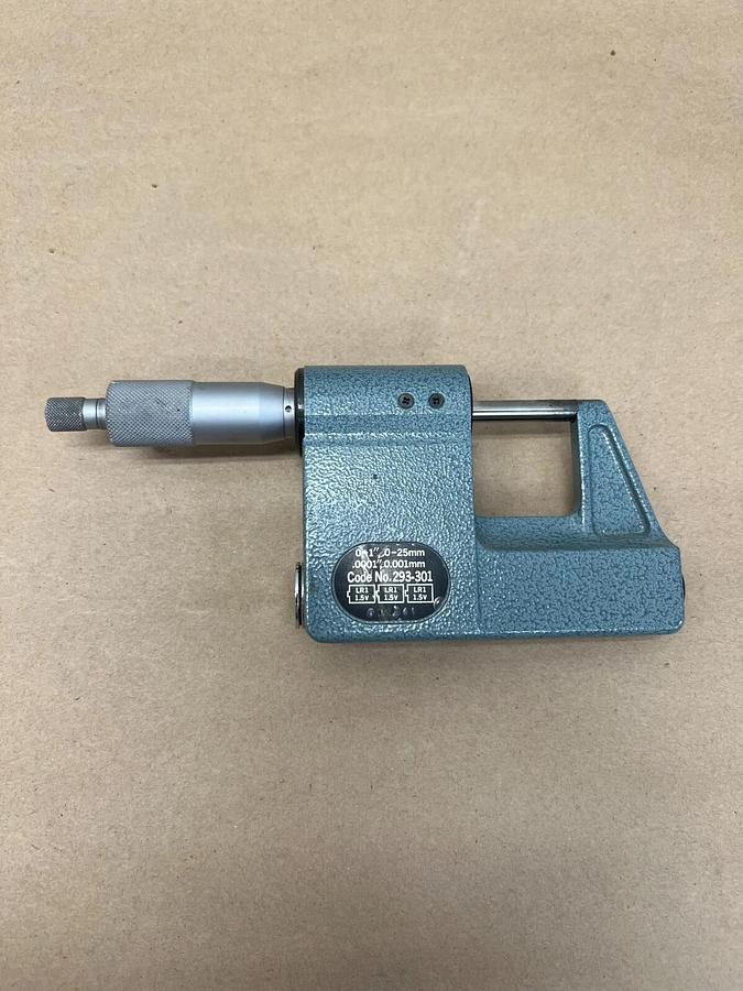 Used Mitutoyo 293-301 0-1”, 0-25mm .0001”, 0.001mm Digimatic Micrometer